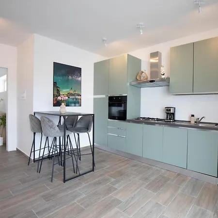 Modern Penthouse With Sea & Valletta View Apartman